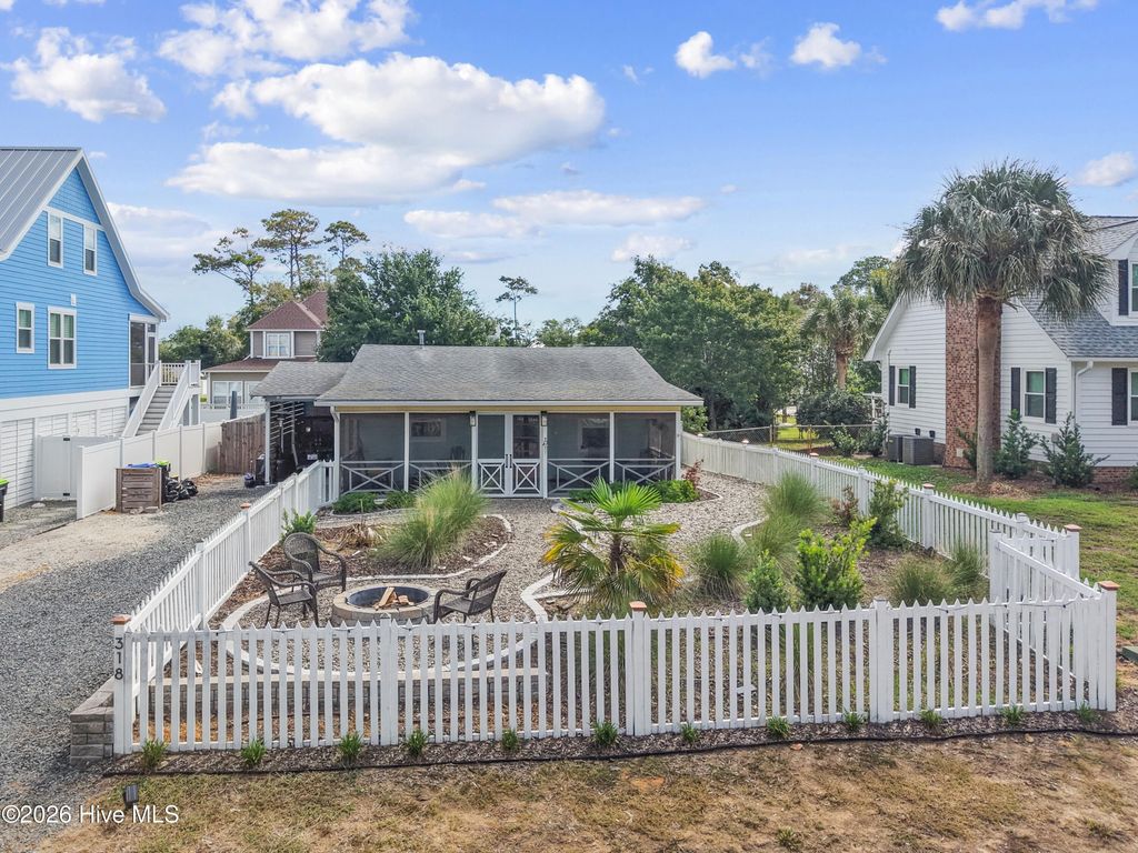 318 NE 58th Street, Oak Island, NC 28465