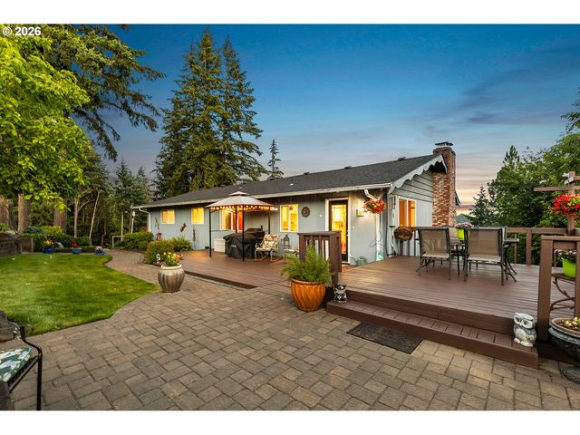 27 JONES Rd, Kelso, WA 98626