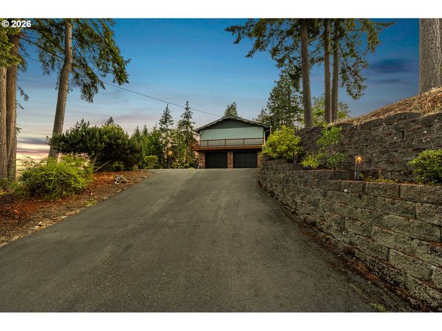 27 JONES Rd, Kelso, WA 98626