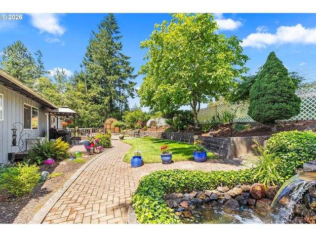 27 JONES Rd, Kelso, WA 98626