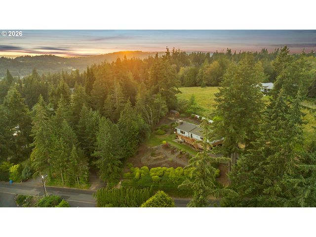 27 JONES Rd, Kelso, WA 98626
