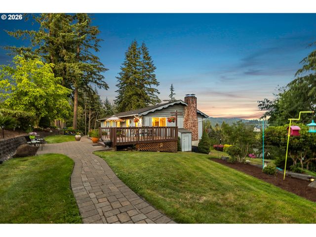 27 JONES Rd, Kelso, WA 98626