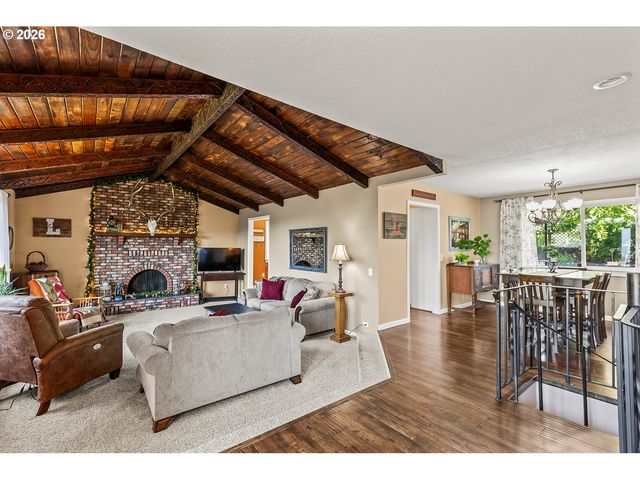 27 JONES Rd, Kelso, WA 98626