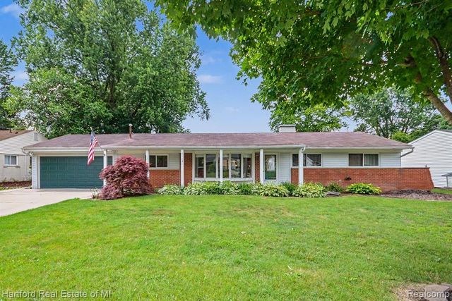 41131 S Mcmahon Circle, Novi, MI 48375