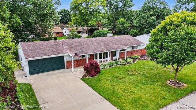 41131 S Mcmahon Circle, Novi, MI 48375