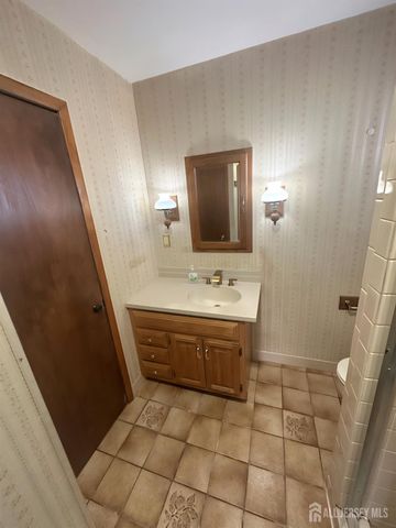 182 Bloomfield Avenue, Iselin, NJ 08830