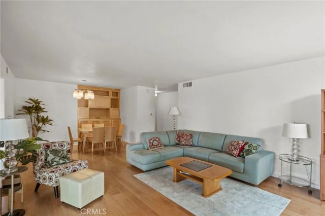 4915 Tyrone Avenue 136, Sherman Oaks, CA 91423