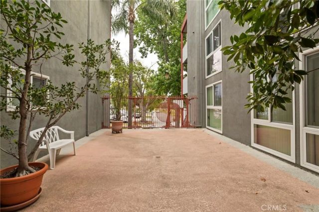 4915 Tyrone Avenue 136, Sherman Oaks, CA 91423