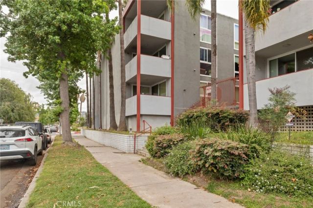 4915 Tyrone Avenue 136, Sherman Oaks, CA 91423