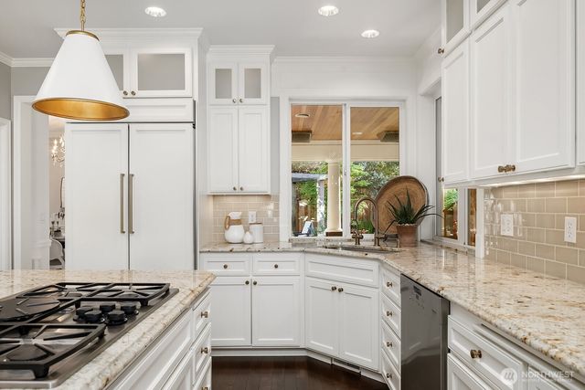 27212 SE 12th Place, Sammamish, WA 98075