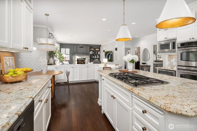 27212 SE 12th Place, Sammamish, WA 98075