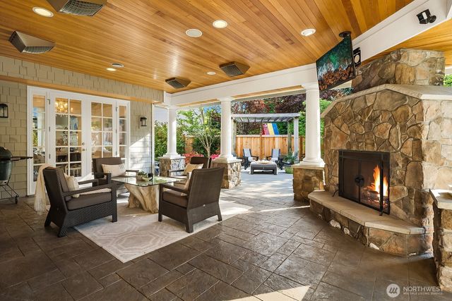 27212 SE 12th Place, Sammamish, WA 98075