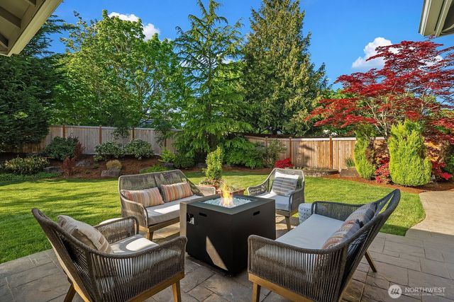 27212 SE 12th Place, Sammamish, WA 98075