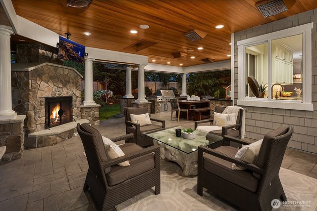 27212 SE 12th Place, Sammamish, WA 98075