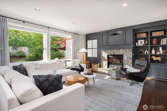 27212 SE 12th Place, Sammamish, WA 98075