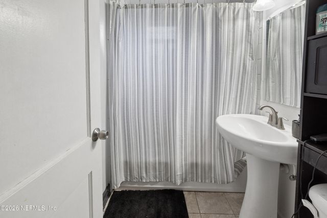 137 W WASHINGTON Street, Starke, FL 32091