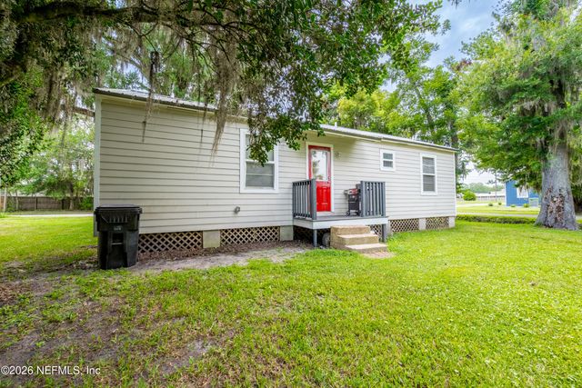 137 W WASHINGTON Street, Starke, FL 32091