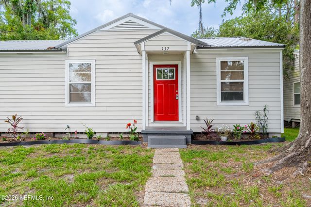 137 W WASHINGTON Street, Starke, FL 32091