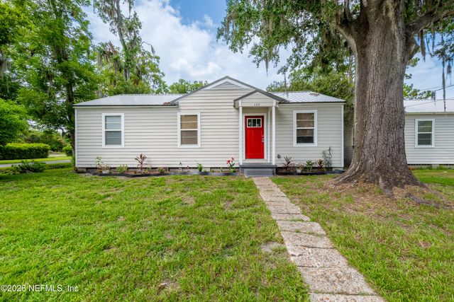 137 W WASHINGTON Street, Starke, FL 32091