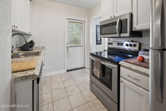 137 W WASHINGTON Street, Starke, FL 32091