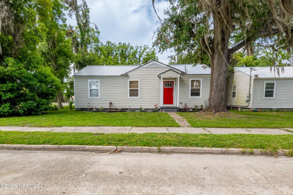 137 W WASHINGTON Street, Starke, FL 32091