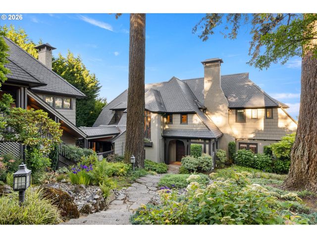 1495 Sw CLIFTON St, Portland, OR 97201
