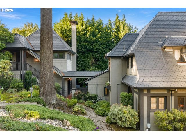 1495 Sw CLIFTON St, Portland, OR 97201