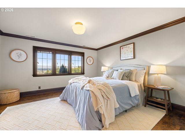 1495 Sw CLIFTON St, Portland, OR 97201