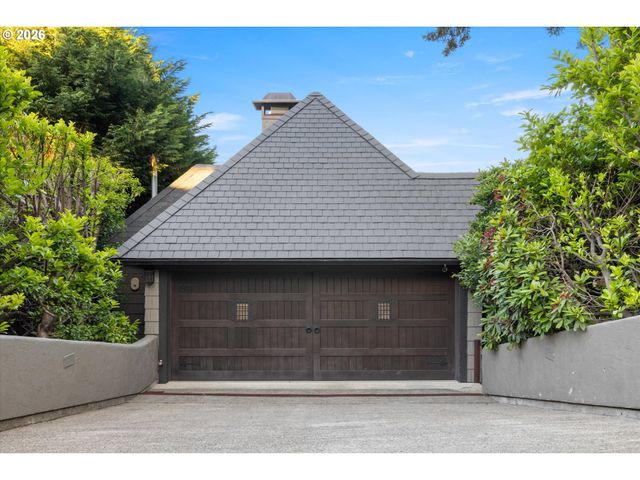 1495 Sw CLIFTON St, Portland, OR 97201