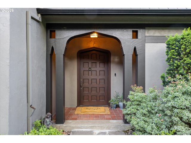 1495 Sw CLIFTON St, Portland, OR 97201