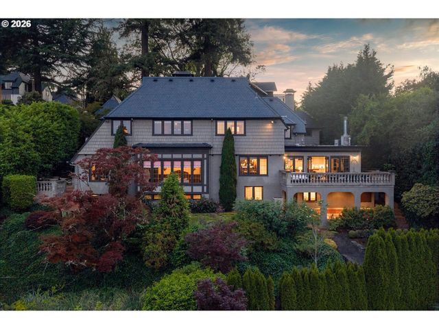 1495 Sw CLIFTON St, Portland, OR 97201