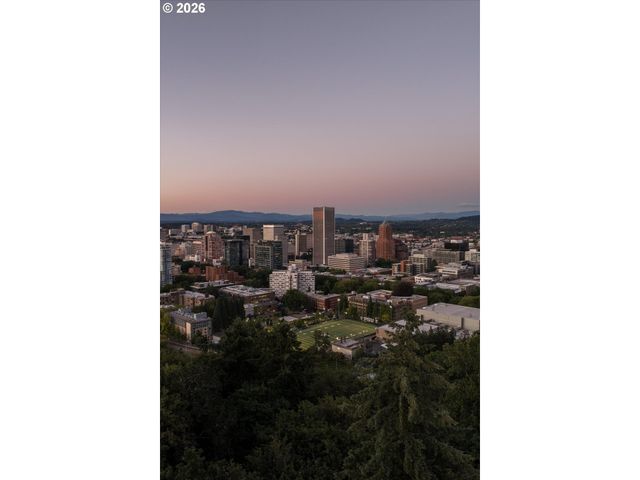 1495 Sw CLIFTON St, Portland, OR 97201