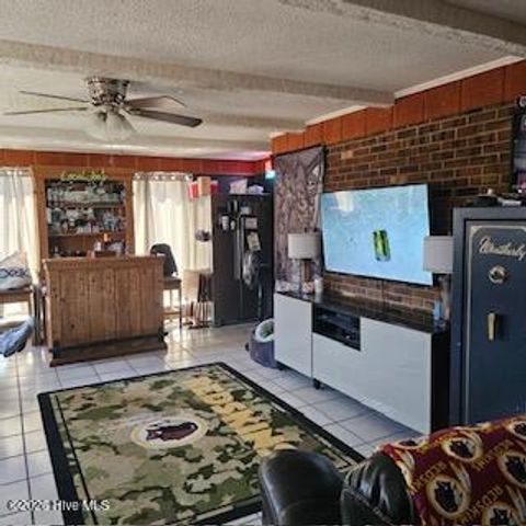 426 N Main Street, Broadway, NC 27505