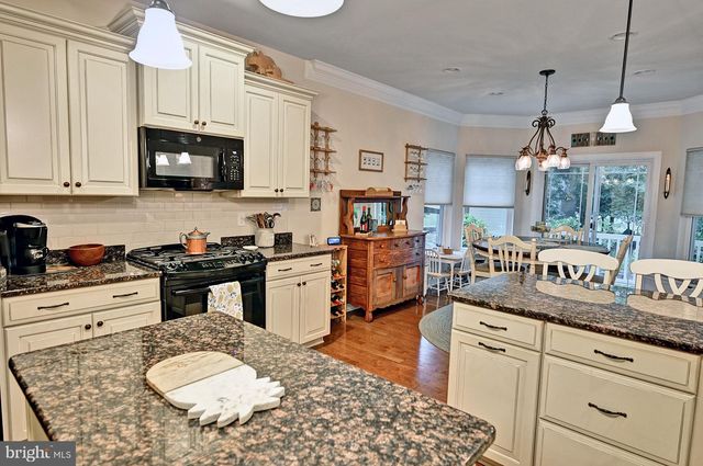 12 HOLLY LN, Ocean View, DE 19970