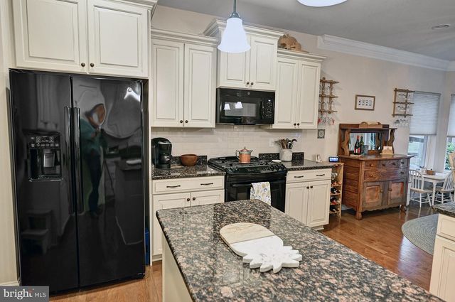 12 HOLLY LN, Ocean View, DE 19970