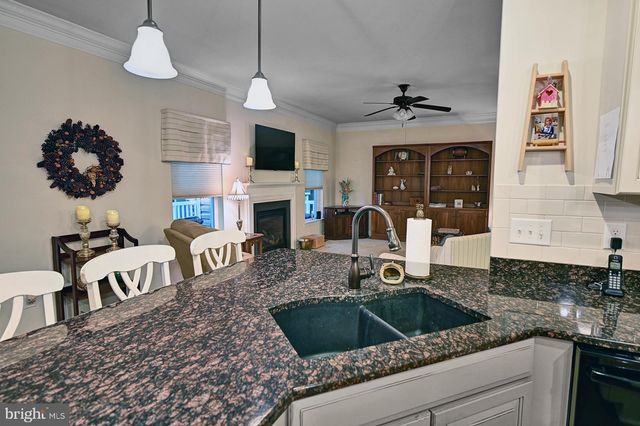 12 HOLLY LN, Ocean View, DE 19970