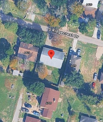 6421 S Ridgecrest Drive, Hitchcock, TX 77563