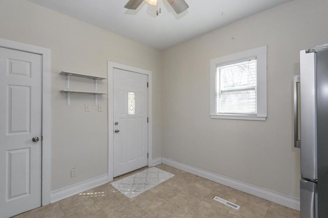 821 E Main STREET, Waukesha, WI 53186