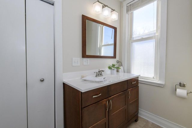 821 E Main STREET, Waukesha, WI 53186