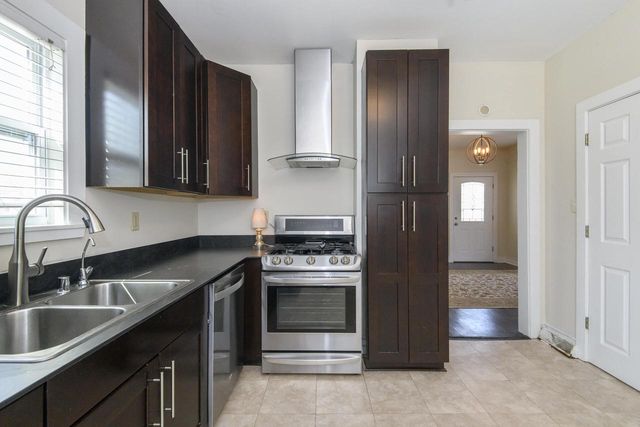 821 E Main STREET, Waukesha, WI 53186