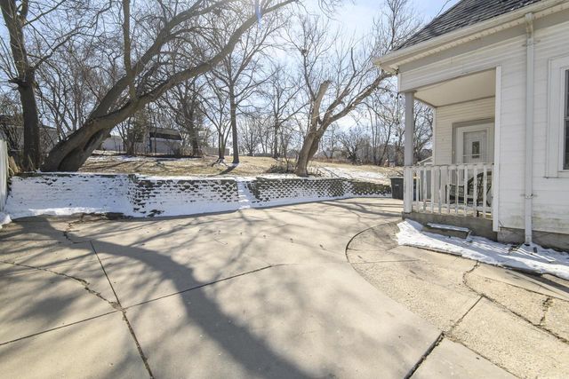 821 E Main STREET, Waukesha, WI 53186