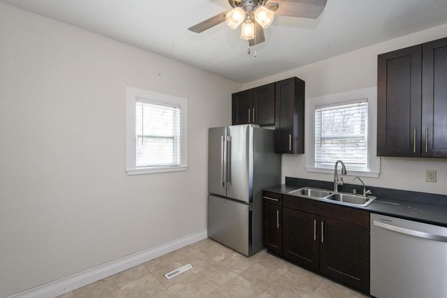 821 E Main STREET, Waukesha, WI 53186