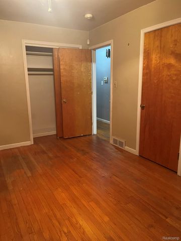 19031 Greenwald Drive, Southfield, MI 48075