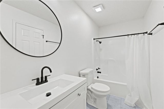 1707 Stacy Road, Harrisonville, MO 64701