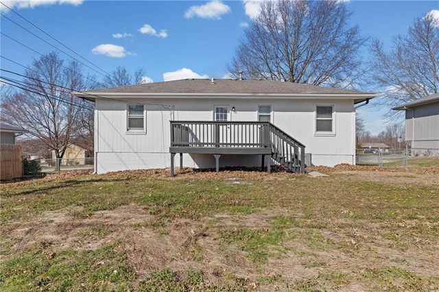 1707 Stacy Road, Harrisonville, MO 64701