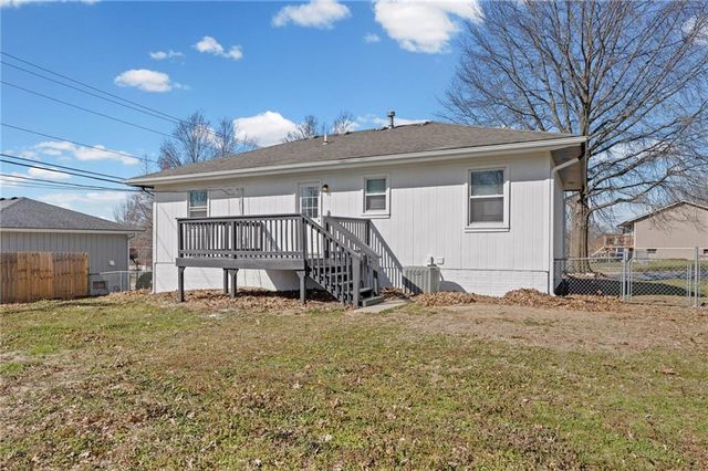 1707 Stacy Road, Harrisonville, MO 64701