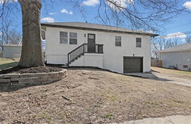1707 Stacy Road, Harrisonville, MO 64701