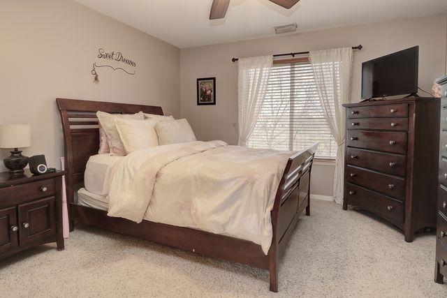 1811 S Wentworth Circle, Romeoville, IL 60446