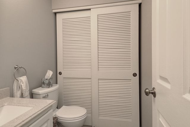 1811 S Wentworth Circle, Romeoville, IL 60446