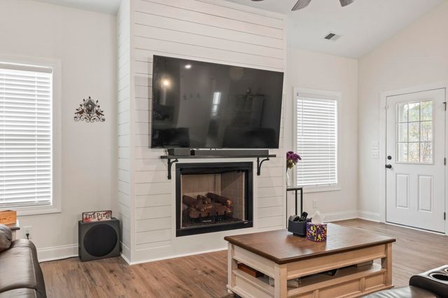 207 Putney Ct., Conway, SC 29526